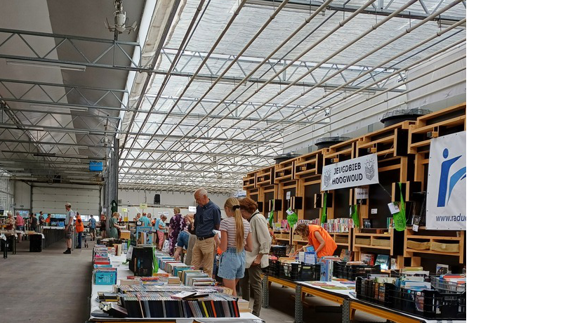 BOEKENMARKT OPMEER