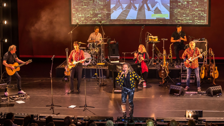 The Stones vs The Beatles