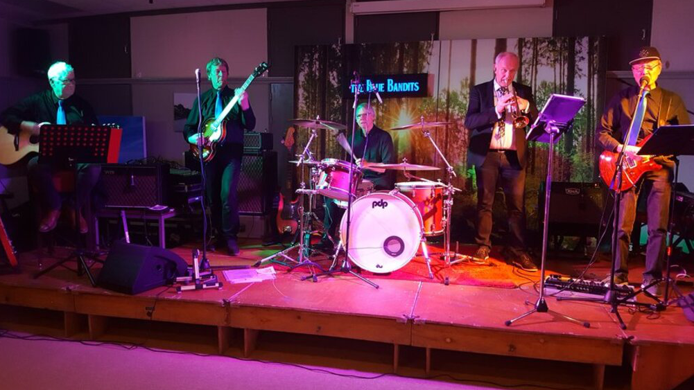  Live muziek met de Blue Bandits