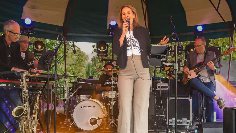 Busy Billie & the Clubmasters